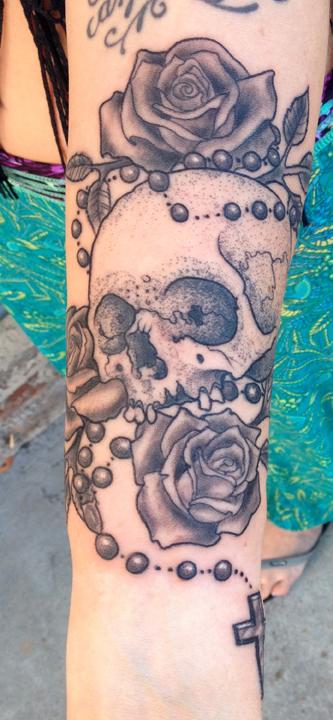 Jeff Johnson - Kellies Skull and Roses Tattoo